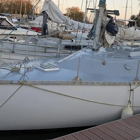 船上ホテル Bateau Voilier ロシュフォール