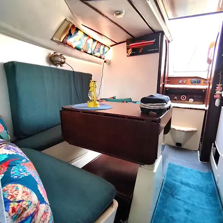 Bateau Voilier Ботель