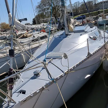 Botel Bateau Voilier *