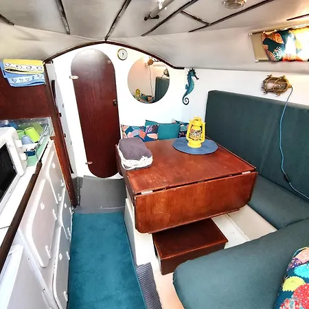 船上ホテル Bateau Voilier ロシュフォール