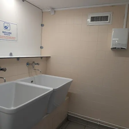 Bateau Voilier Ботель *